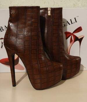 Ботинки весна реплика Christian Louboutin